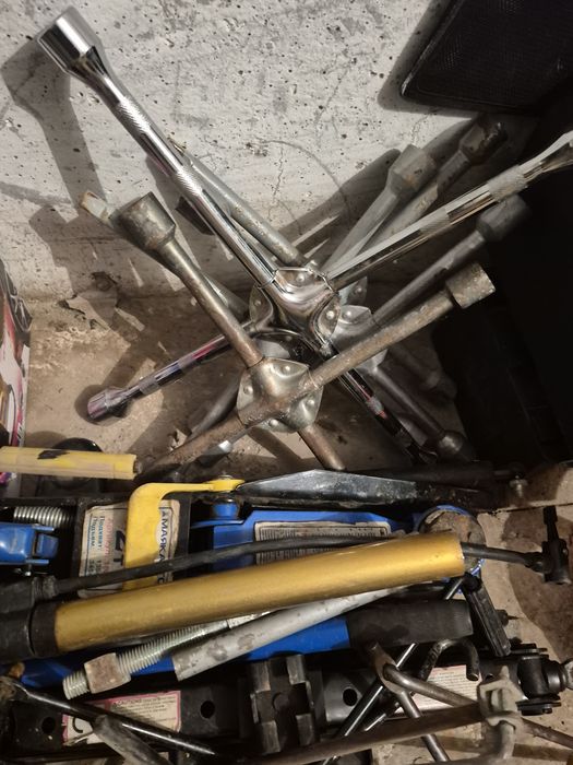 Запчасти на ваз и фольксваген! Бенедикт,  стартер,  багажник,  катушки