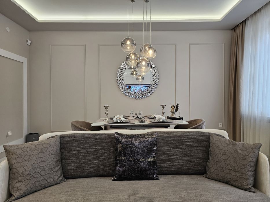 Продава се Тристаен апартамент в София, Център - 115 кв.м за 5027 €/кв.м - Снимка #2