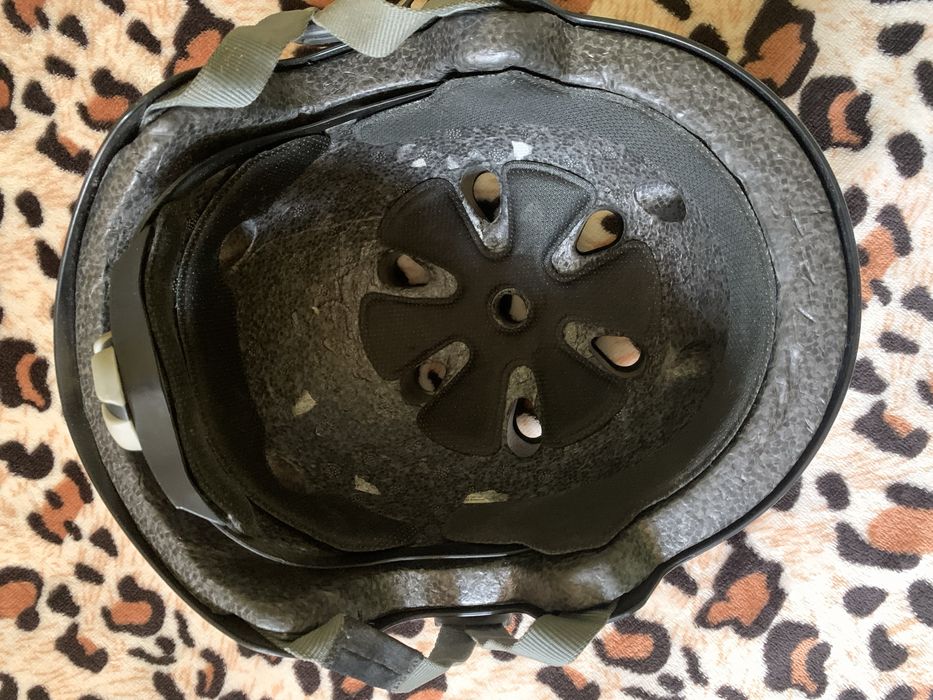 Шлем трюковой oxelo