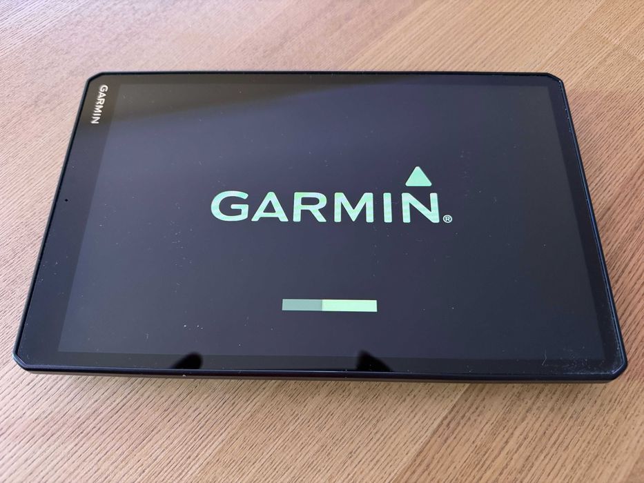 Професионална навигационна система GARMIN DEZL LGV1020, 10"