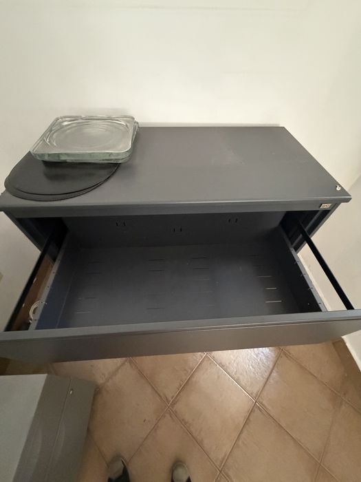 Fișet metalic birou 3 sertare cu cheie – pentru dosare A4