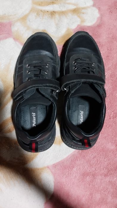 Продам Кожаные кроссовки