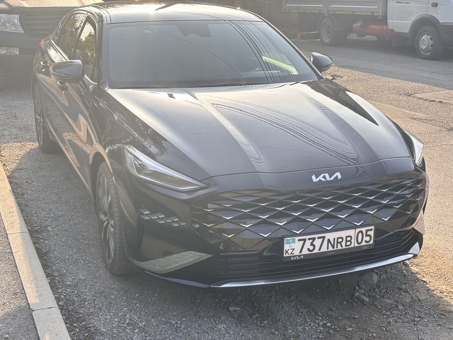 Продам автомобиль Киа К8