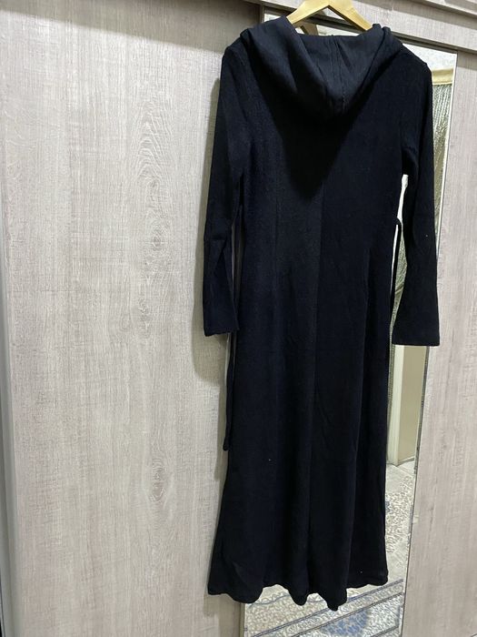 Продам платье с капюшеном модное