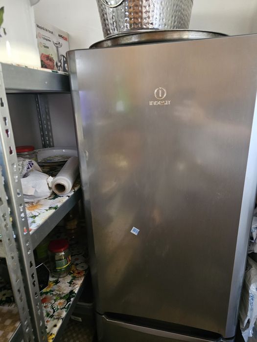 Frigider indesit