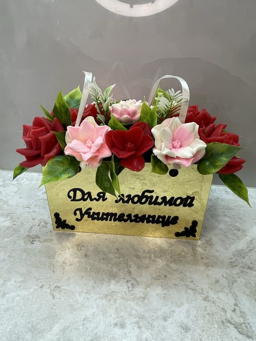 Sovunli va suniy gullar tayyorlari bor hidi bomba