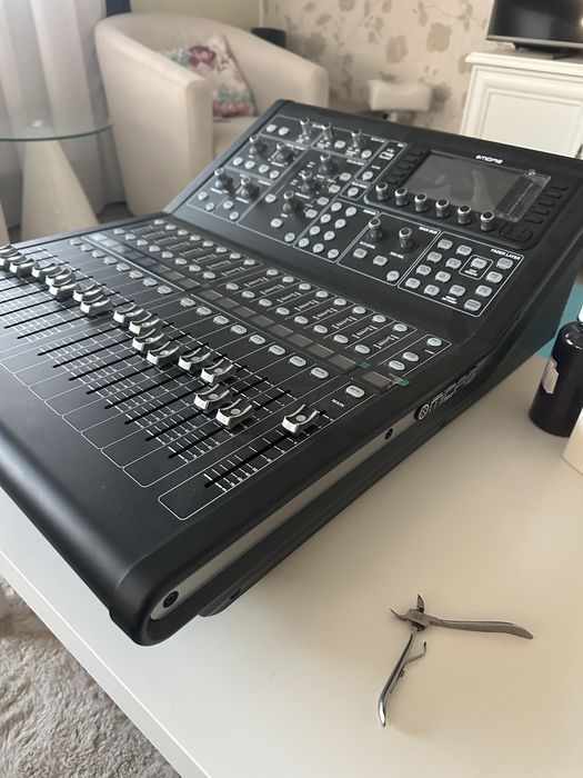 Mixer Digital Midas M32R Live