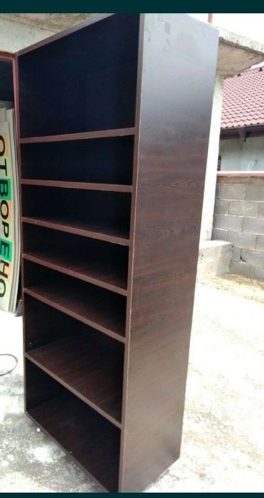 Стелажи за магазин