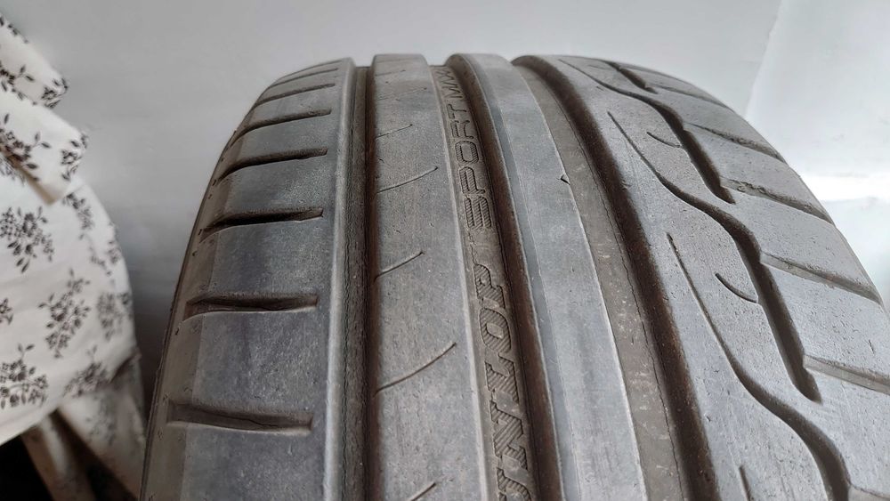 Dunlop 225 55 16 почти не са карани 4 бр!