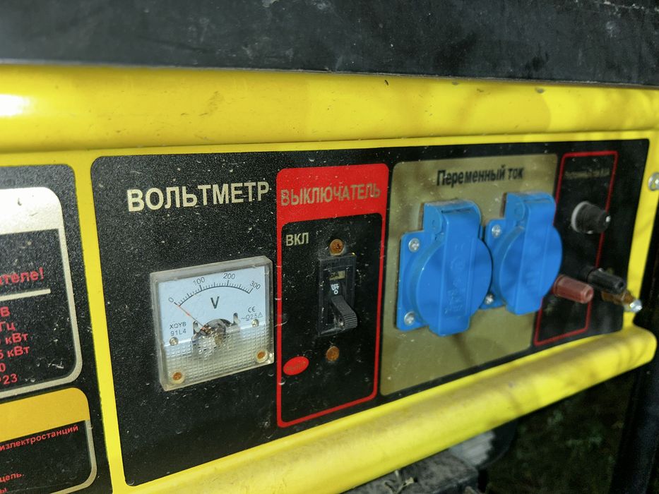 Бензиновый генератор P.I.T. 7500E