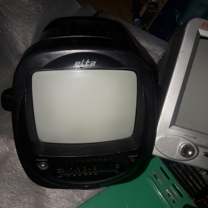 Mini CRT-uri defecte de colectie alb-negru