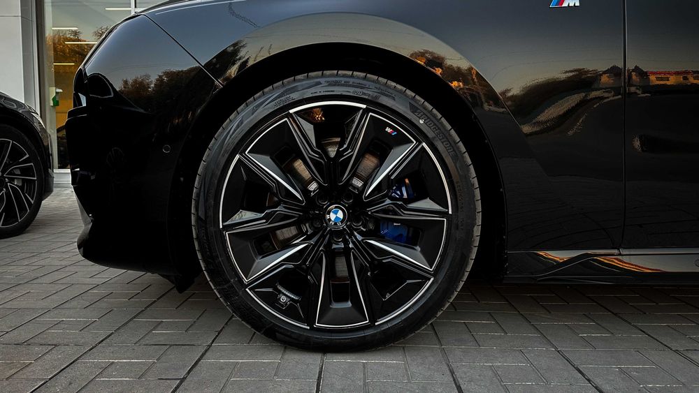 Продам BMW 760i xDrive FULL c официальной гарантией на автомобиль