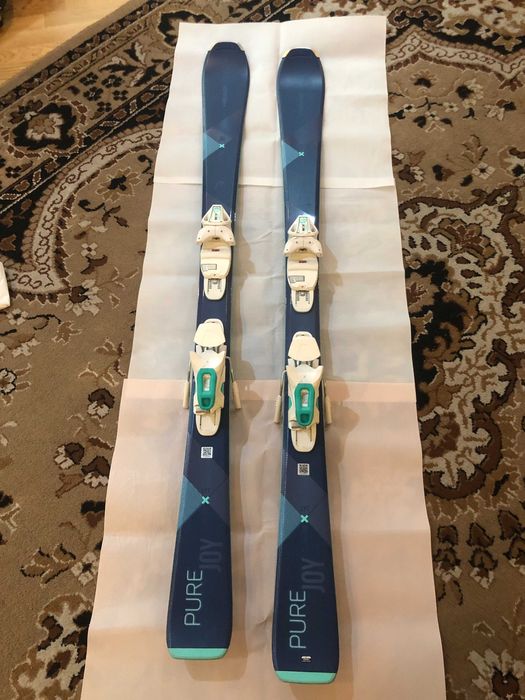 Продается Комплект (горные Лыжи + Палки + Ботинки) для прекрасных дам!