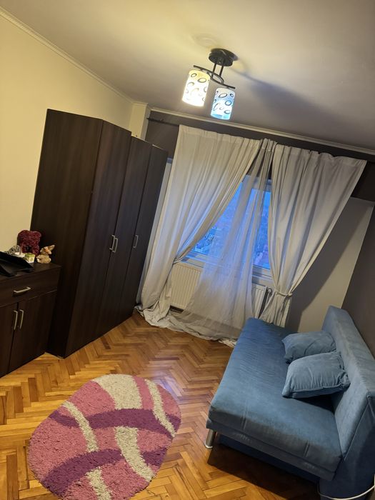 Inchiriez  apartament 3 camere
