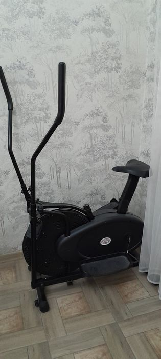 Велотренажер черный