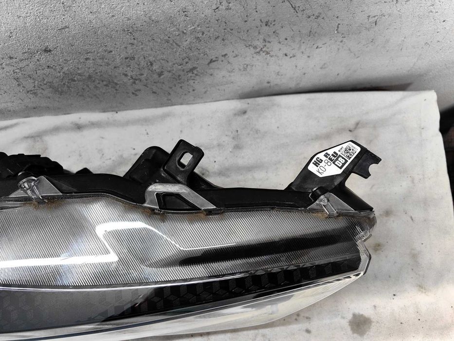 Оригинален фар Ляв Десен  Тойота Ярис  Toyota Yaris Full Led