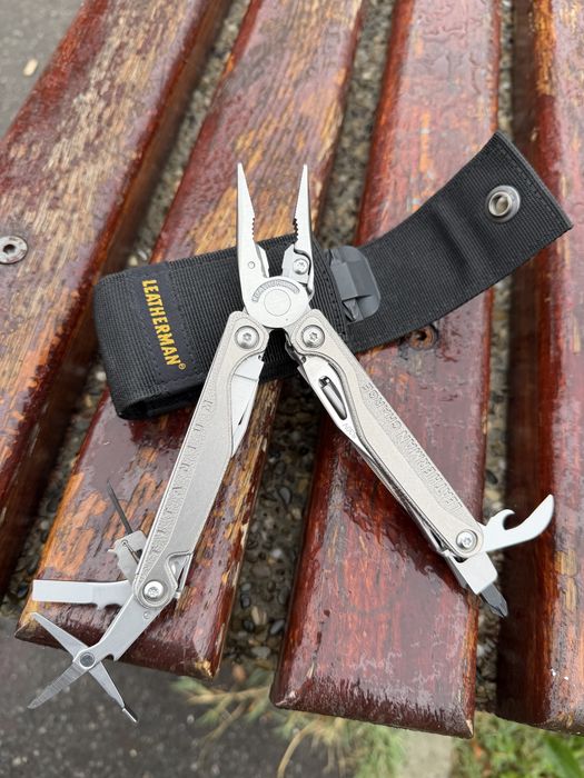 Multitool Leatherman CHARGE+ TTI cu 19 scule