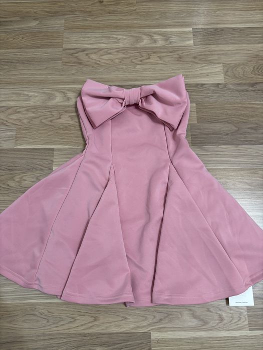 Рокля с панделка