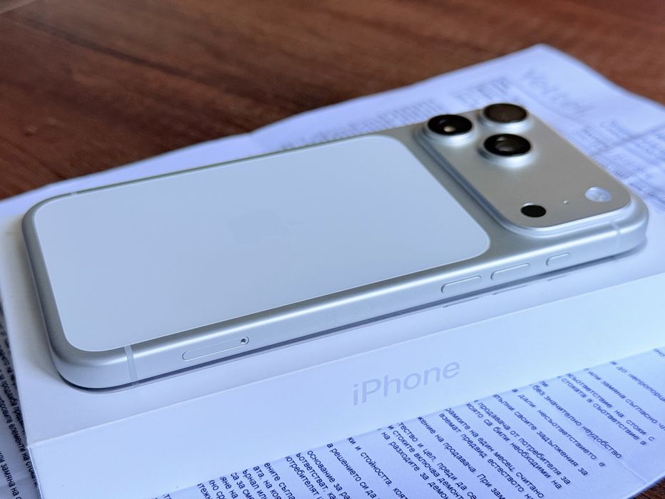 iPhone 17 Pro Max 10 зареждания 3 години гаранция