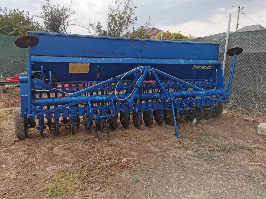 Vând semănătoare Mecanica Ceahlău SUP 29 DK