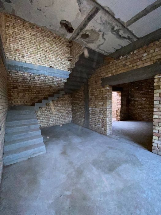 Продам хороший качественный построенный участок.