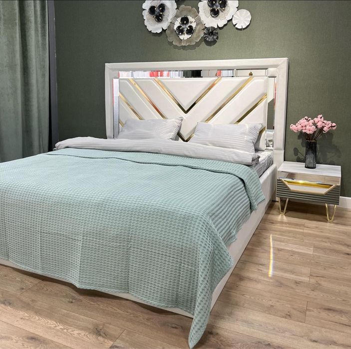 Продается кровать 180*200