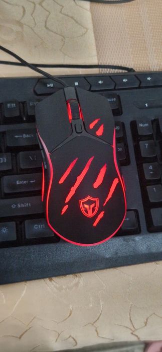 Vand 2 manete Ps4 tastatura si mouse