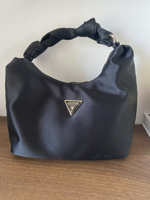 Малка дамска чанта Guess