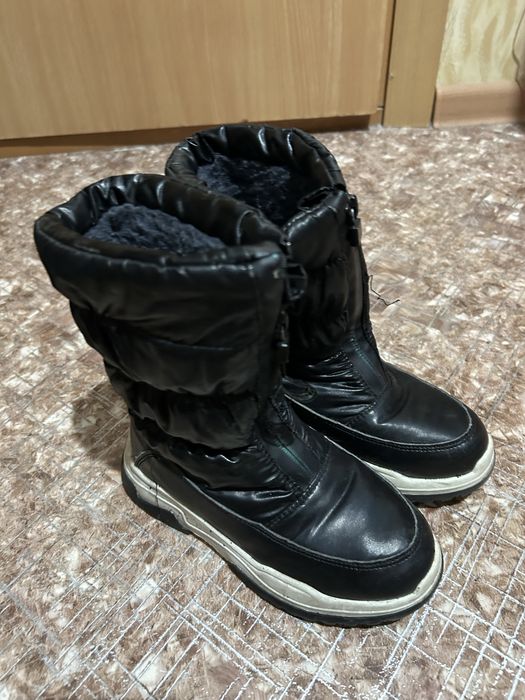 Продам детскую обувь зимнюю