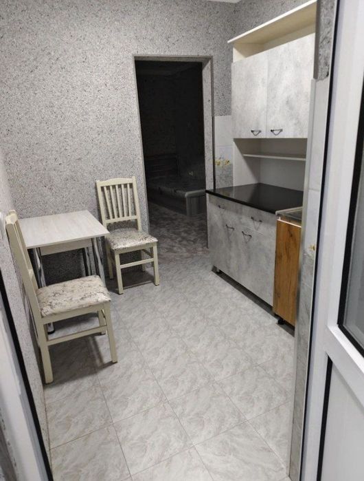 Чилонзор 16-кв метро ёнида квартира бор безмаклер