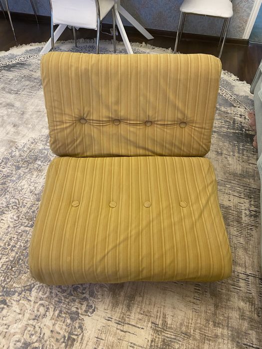 Продам срочно комплект из 2-х раскладных кресло-кроватей