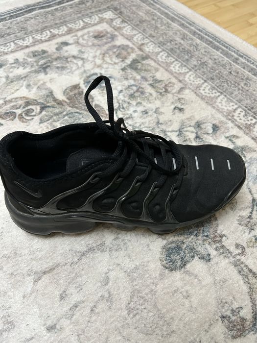 vand adidasi vapormax