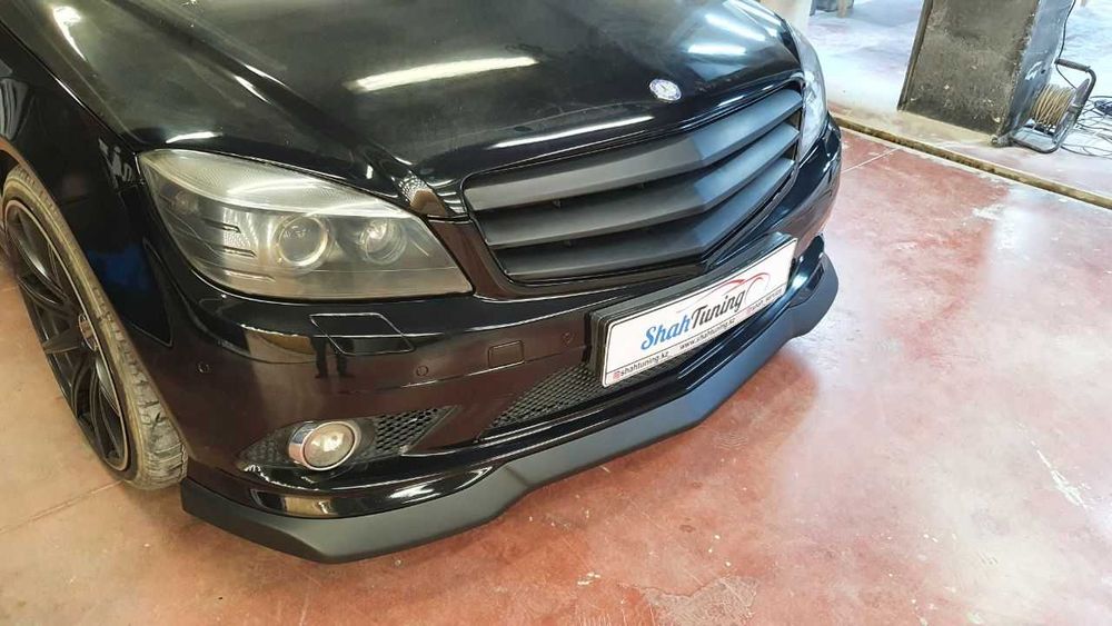 Сплитер на передний бампер AMG  W204