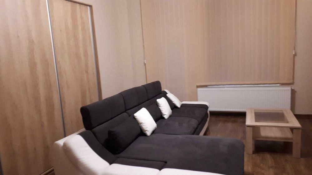 Inchiriez apartament ultracentral cu parcare in curte privata