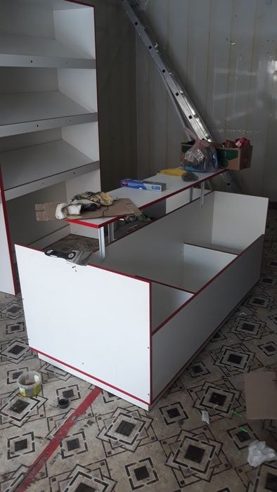 Островок и полки из ламинированного дсп. Водонагреватель  роял и кресл