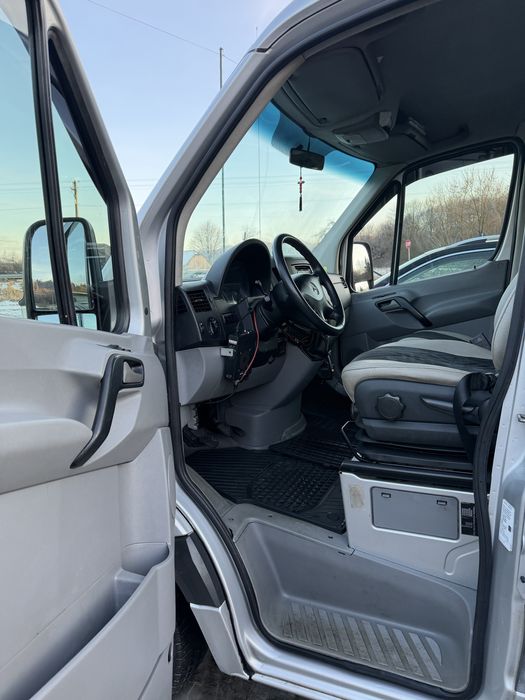 Vând mercedes sprinter 318