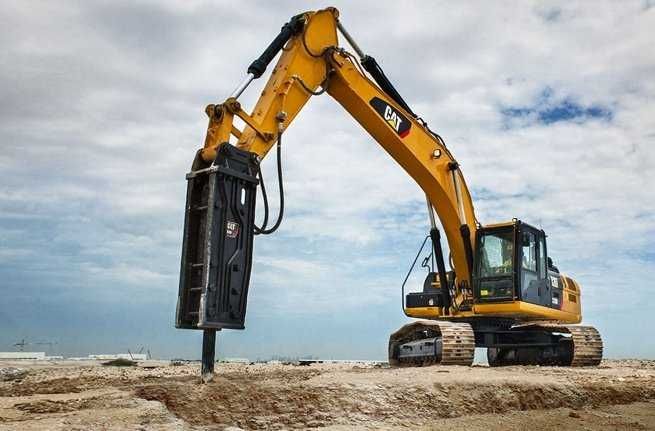 Экскаватор с гидромолотом. Гидромолот CAT B30