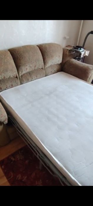 Диван раскладной и 2 кресла