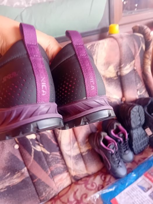 Adidași vibram nr 38