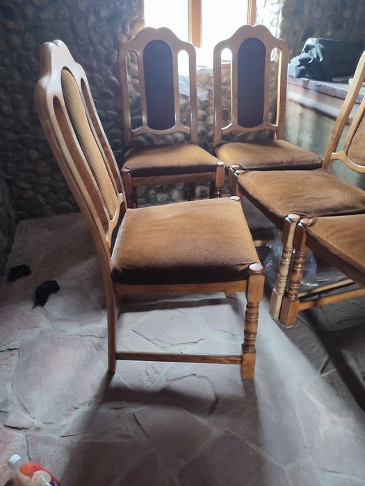 Продам стулья из дуба 5 шт