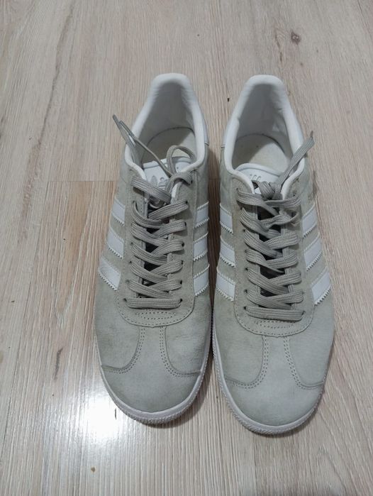 Продам  Adidas Gazelle
