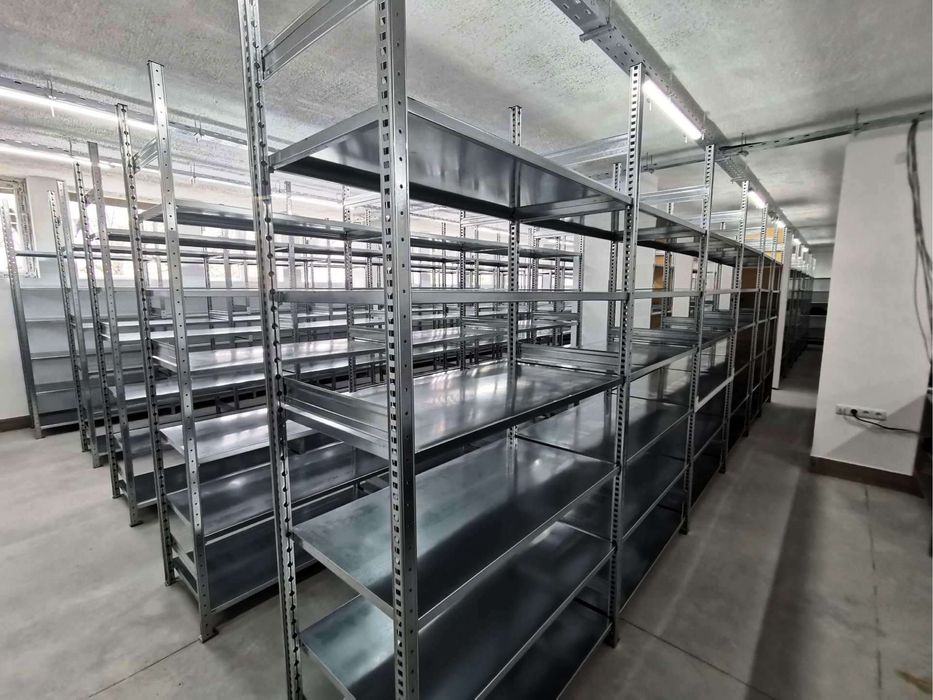 Продавам професионална стелажна система в отлично състояние