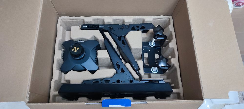 Игровой руль Moza R3