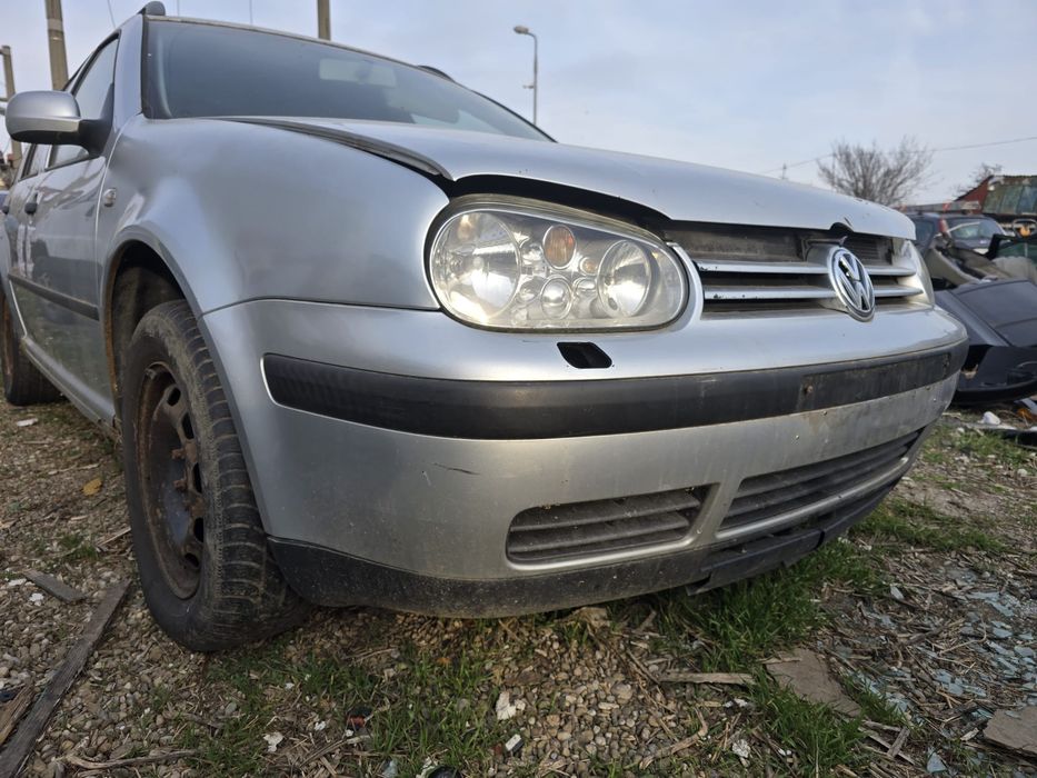 Vând bară față • capotă motor • trager complet • far pt VW Golf 4