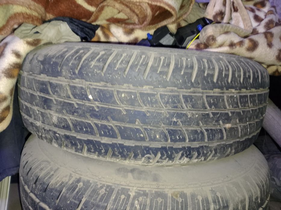 Продам шины на дисках комплект