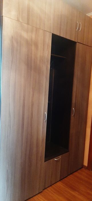 Шкаф для прихожей