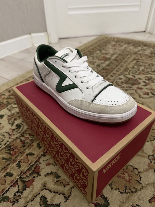 Кроссовки Vans белые