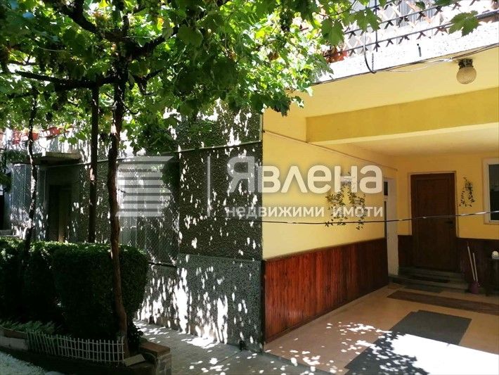 Продава се Тристаен апартамент в Дупница - 75 кв.м за 694 €/кв.м - Снимка #5