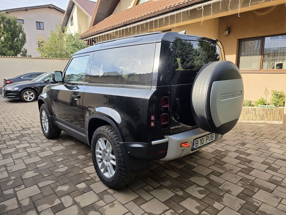 Defender 2022-  Garanție producător  până in 2027 - 70.000 km