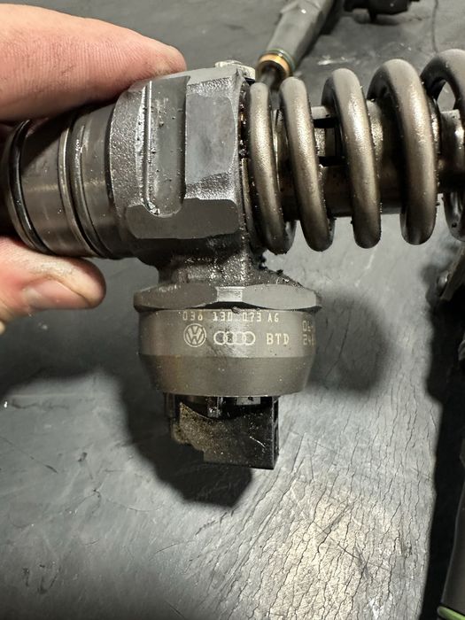 Injector injectoare BA  Volkswagen Vw Transporter T5 1.9 TDI BRS AXB